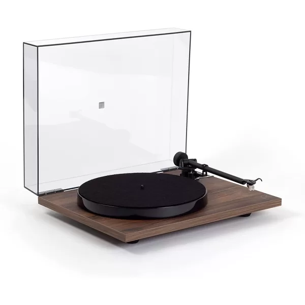 Rega Planar 1 Plus Walnut gramofon - Višestruko nagrađeni gramofon u osvježenom izdanju.