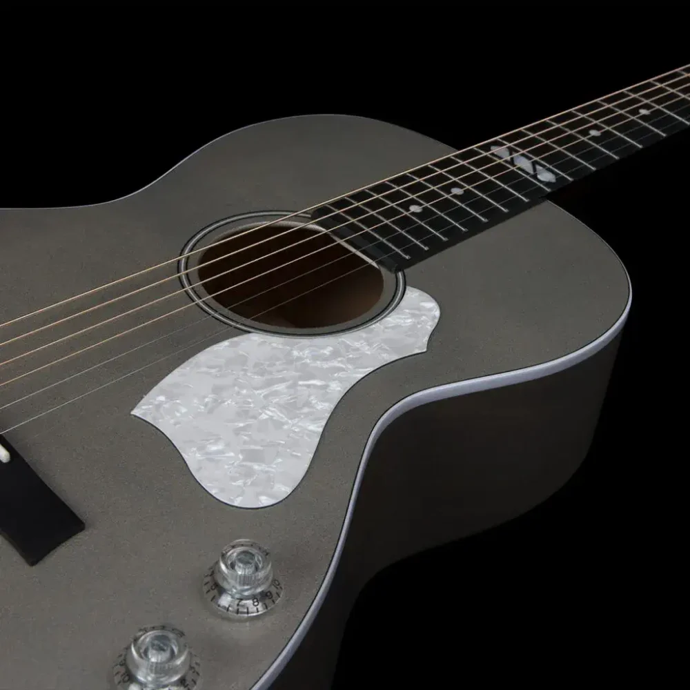 Godin Rialto JR Satina Gray HG Q-Discrete akustična gitara kompaktne veličine sa punom smrekovom pločom i Q-Discrete elektronikom. Prodaja Artist d.o.o. Banja Luka, Sarajevo