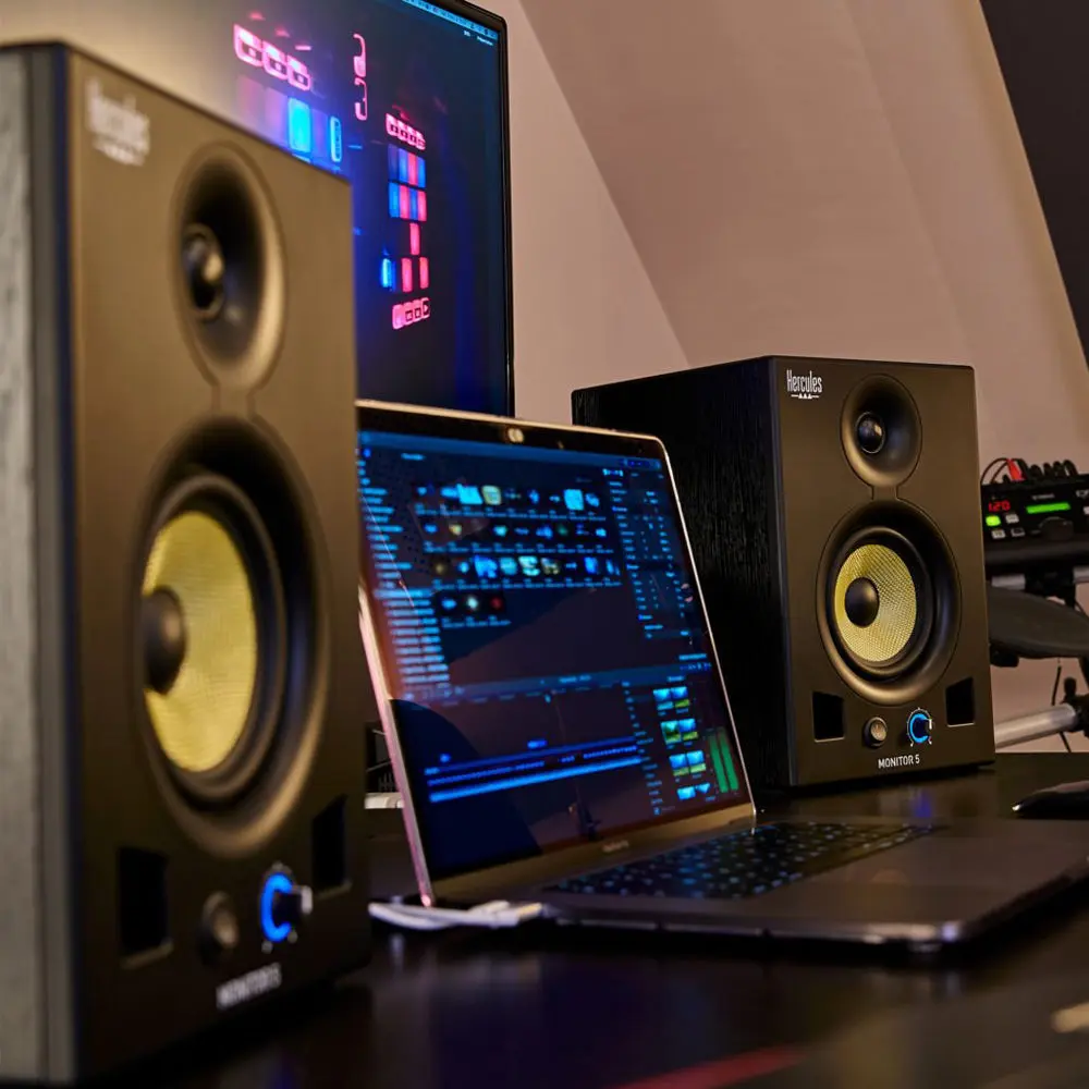 Hercules Monitor 5 aktivni studijski monitori u paru sa 5" wooferima i 80W snage. Prodaja Artist d.o.o. Banja Luka, Sarajevo.