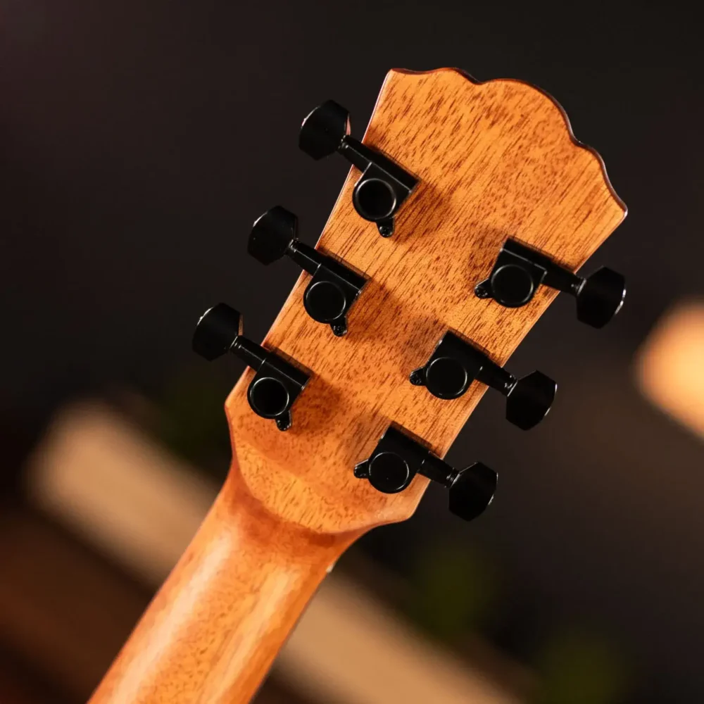 Washburn Bella Tono Vite S9V akustična gitara sa cutaway tijelom, profesionalnim Barcus Berry LX4 pickup i preamp sistemom, Ebony fingerboard sa vine inlaid detaljima i figuralnim Walnut back & sides, pruža luksuzni zvuk i udobnost za studio i nastupe uživo. Prodaja Artist d.o.o. Banja Luka, Sarajevo.