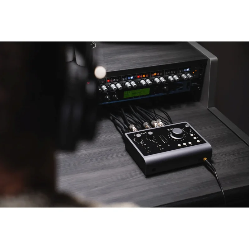 Audient iD24 Desktop USB-C audio interfejs sa Class-A mikrofonskim pretpojačalima i ADAT ekspanzijom. Prodaja Artist d.o.o. Banja Luka, Sarajevo, Doboj.