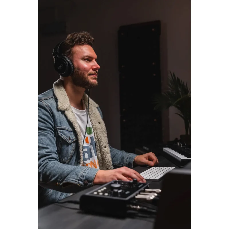 Audient iD24 Desktop USB-C audio interfejs sa Class-A mikrofonskim pretpojačalima i ADAT ekspanzijom. Prodaja Artist d.o.o. Banja Luka, Sarajevo, Doboj.
