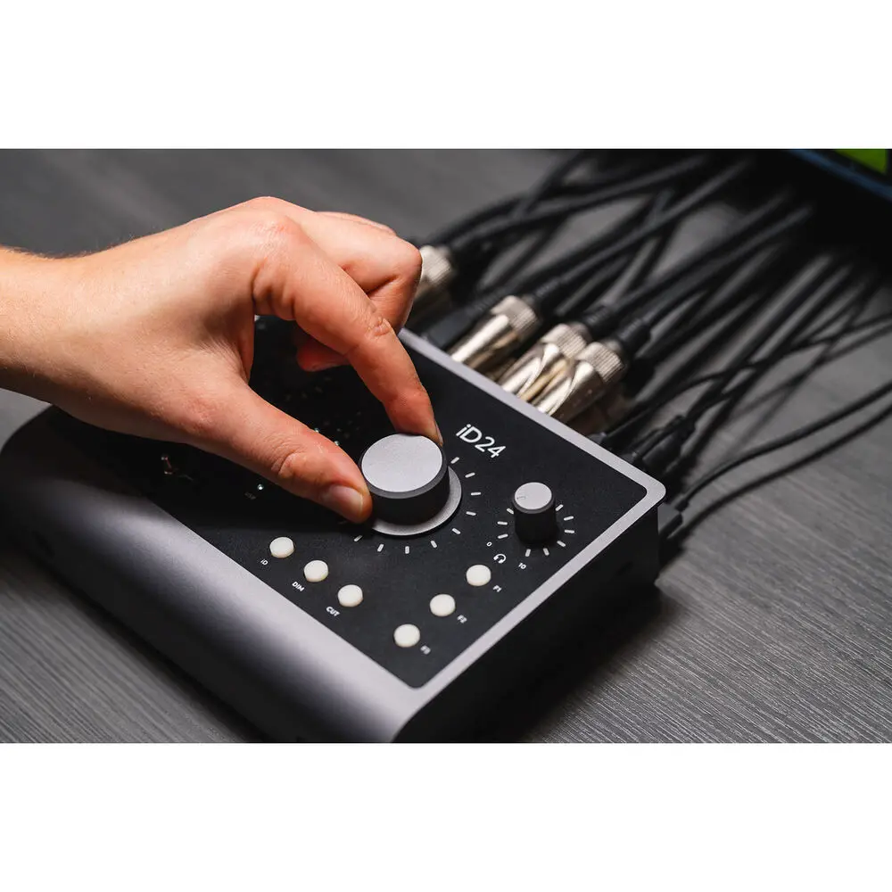 Audient iD24 Desktop USB-C audio interfejs sa Class-A mikrofonskim pretpojačalima i ADAT ekspanzijom. Prodaja Artist d.o.o. Banja Luka, Sarajevo, Doboj.