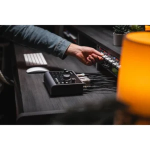 Audient iD24 Desktop USB-C audio interfejs sa Class-A mikrofonskim pretpojačalima i ADAT ekspanzijom. Prodaja Artist d.o.o. Banja Luka, Sarajevo, Doboj.