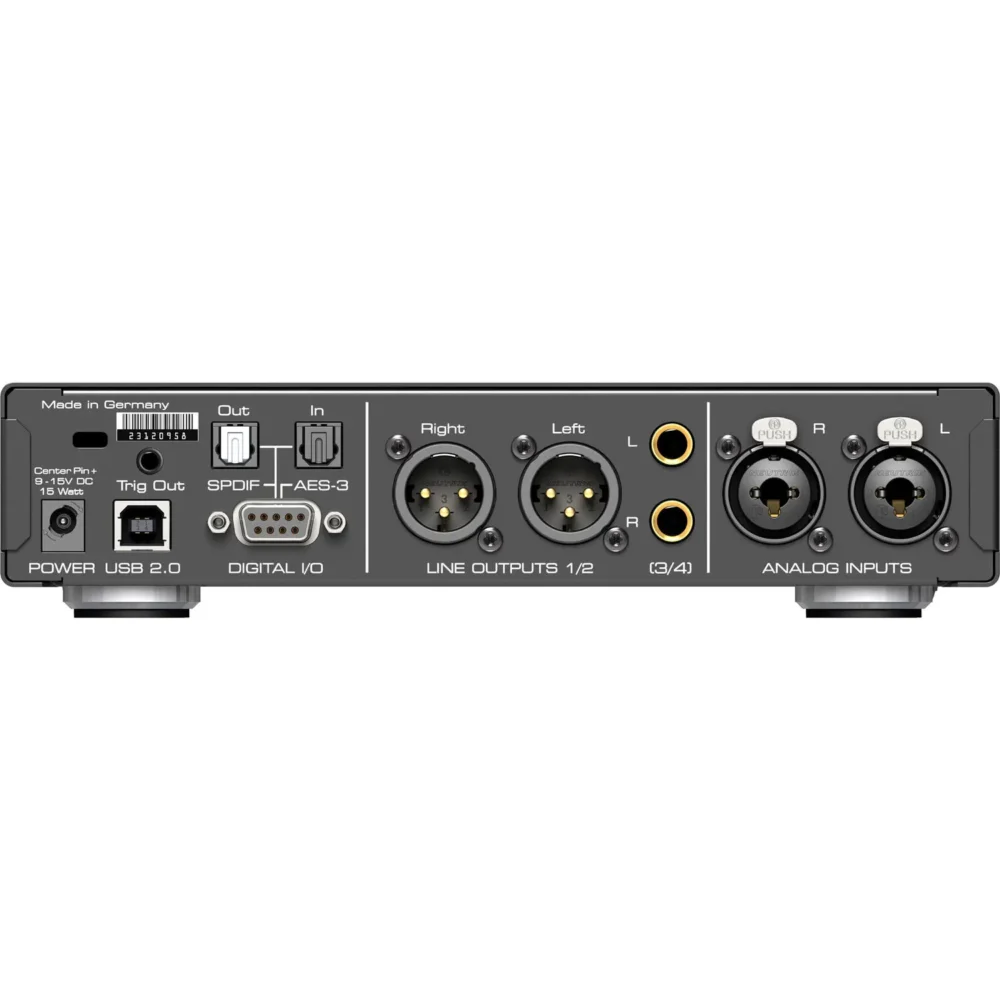 2-ulaza / 4-izlaza AD/DA konverter, 32-bit / 768 kHz, sa IPS ekranom, dvostrukim pojačalom za slušalice, multiformatnim konverterom, DSD kompatibilnošću, fono pretpojačalom, DSP efektima, daljinskim upravljačem i USB 2.0 priključkom