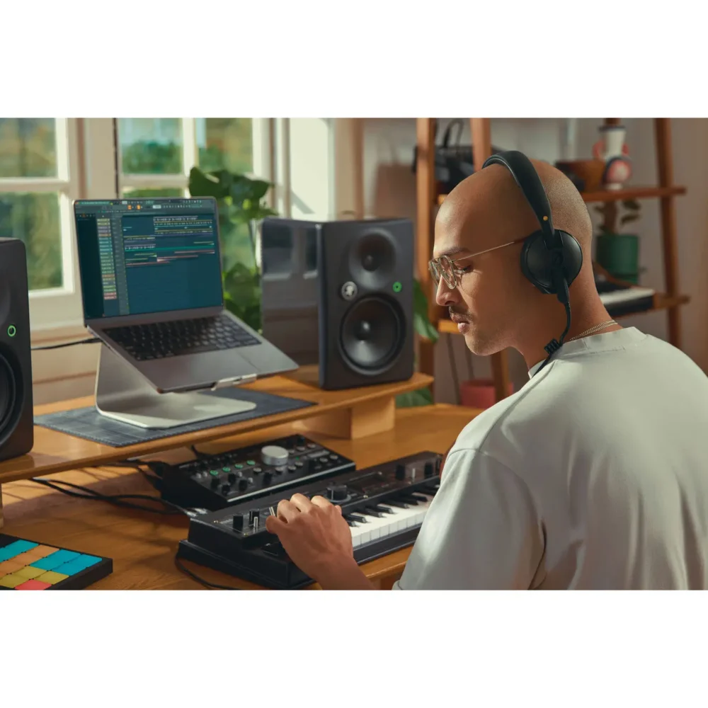 RODE NTH-50 on-ear slušalice zatvorenog tipa, dizajnirane za profesionalce u produkciji i monitoringu – crni model sa spiralnim kablom. Prodaja Artist d.o.o. Banja Luka, Sarajevo, Doboj