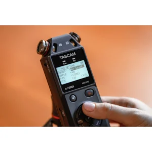 TASCAM DR-05XP 32-bit float stereo ručni audio snimač sa ugrađenim mikrofonima. Prodaja Artist d.o.o. Banja Luka, Sarajevo.