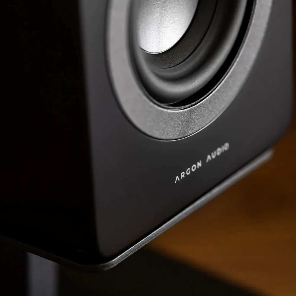 Argon Audio STUDIE 3 aktivni desktop zvučnici sa Bluetooth, USB-C i optičkim ulazom u crnoj boji. Prodaja Artist d.o.o. Banja Luka, Sarajevo