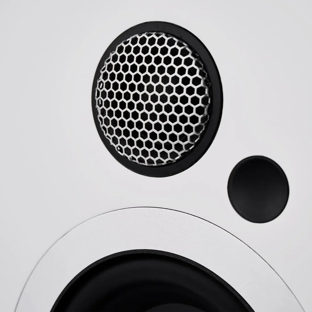 Argon Audio STUDIE 3 aktivni desktop zvučnici sa Bluetooth, USB-C i optičkim ulazom u bijeloj boji. Prodaja Artist d.o.o. Banja Luka, Sarajevo