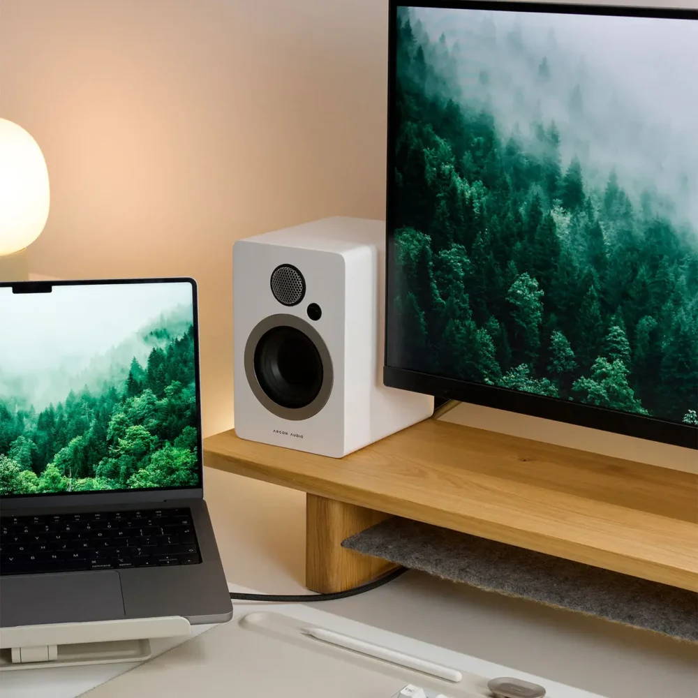 Argon Audio STUDIE 3 aktivni desktop zvučnici sa Bluetooth, USB-C i optičkim ulazom u bijeloj boji. Prodaja Artist d.o.o. Banja Luka, Sarajevo