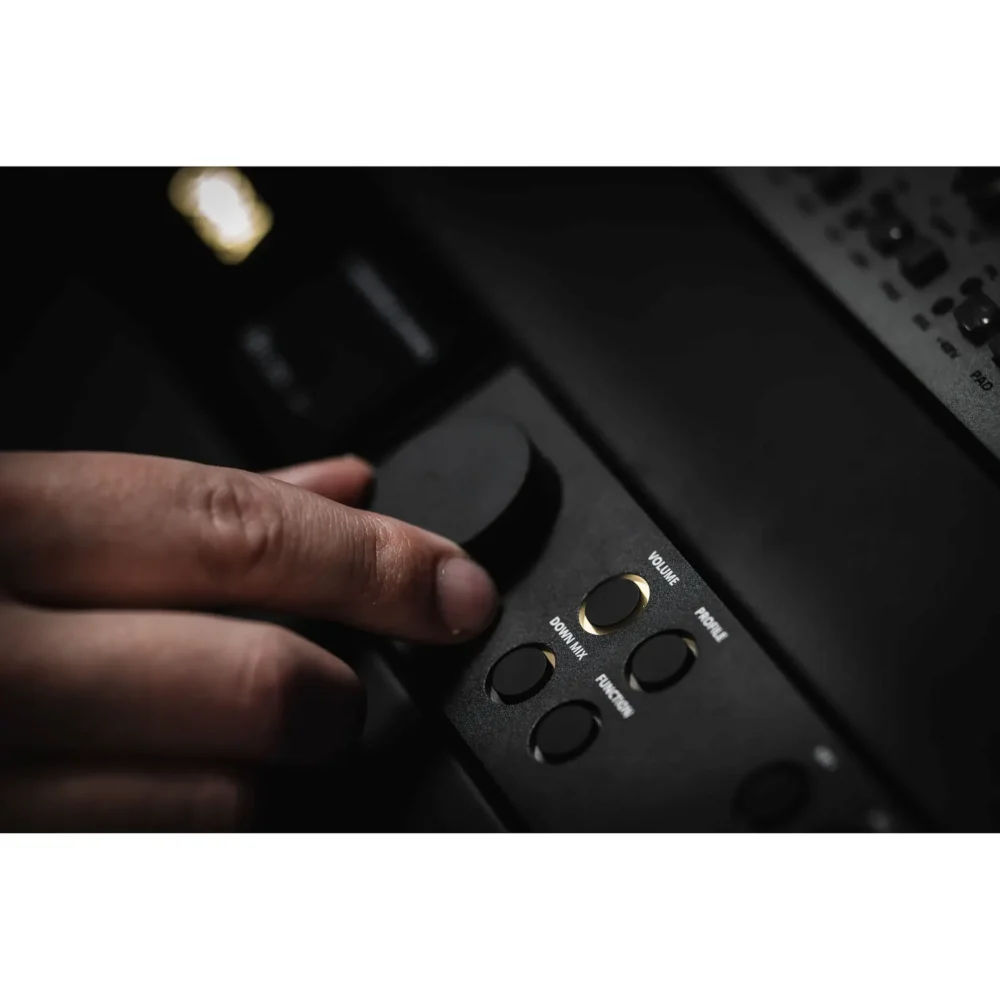 Slika Audient ORIA Immersive Audio Interface and Monitor Controller sa Dante karticom, profesionalni audio interfejs i monitor kontroler za produkciju muzike i filmova. Prodaja Artist d.o.o. Banja Luka, Sarajevo