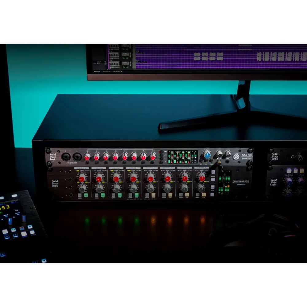 SSL 18 USB audio interfejs sa 26 ulaza i 28 izlaza, prikaz prednje i zadnje strane uređaja, visoko kvalitetna rack jedinica za profesionalnu studijsku upotrebu. Prodaja Artist d.o.o. Banja Luka, Sarajevo.
