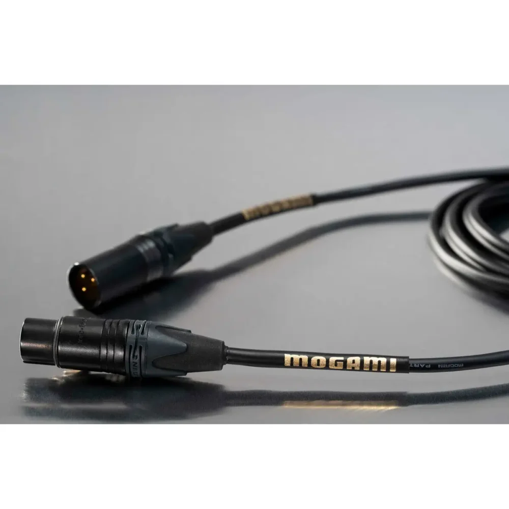 Mogami MICSTU1000BL Gold Edition studijski mikrofonni kabl od 10m, sa Neutrik XLR konektorima, quad-core konstrukcijom, spiralnim oklopom i vrhunskim OFC provodnicima, pruža maksimalnu zaštitu od smetnji i čistoću signala. Prodaja Artist d.o.o. Banja Luka, Sarajevo