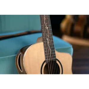 Washburn Bella Tono Suprema SC40SCE akustična-električna gitara sa solid spruce topom, Walnut back & sides, flame maple armrest i side sound portom, custom vine inlay na laurel fingerboardu i Barcus Berry LX4 preampom, pruža profesionalni zvuk, udobnu svirku i luksuznu estetiku. Prodaja Artist d.o.o. Banja Luka, Sarajevo.