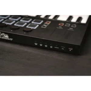 Carry-on Folding Controller 25 – MIDI preko Bluetooth, dinamički KEYs i PADovi, ugrađen arpeđator, predmapirame transport kontrole, maksimalna funkcionalnost u minimalnom formatu. Prodaja: Artist d.o.o. Banja Luka, Sarajevo