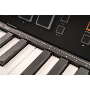 Carry-on Folding Controller 25 – MIDI preko Bluetooth, dinamički KEYs i PADovi, ugrađen arpeđator, predmapirame transport kontrole, maksimalna funkcionalnost u minimalnom formatu. Prodaja: Artist d.o.o. Banja Luka, Sarajevo