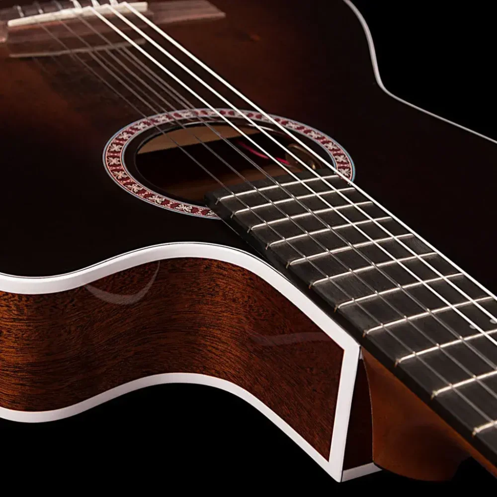 Godin Arena Pro CW Bourbon Burst EQ klasična gitara sa najlonskim žicama i LR Baggs ozvukom, idealna za profesionalni nastup uživo, prodaja Artist d.o.o. Banja Luka, Sarajevo.