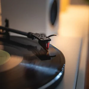 Argon Audio TT-3 PLUS, gramofon sa RIAA, gramofon sa karbonskom ručkom, Hi-Fi gramofon, Ortofon 2M Red, gramofon za ploče, Artist d.o.o. Prodaja u Artist d.o.o. prodavnicama Banja Luka, Sarajevo.
