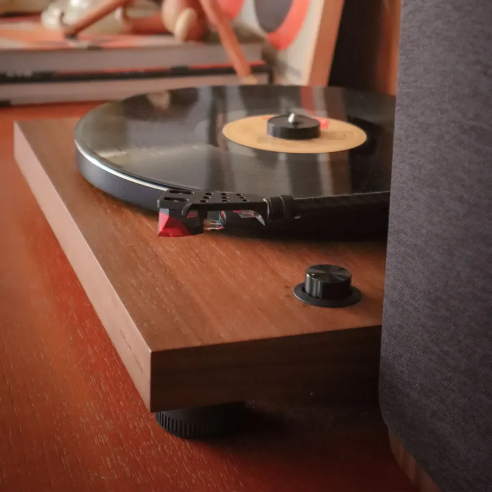 Argon Audio TT-3 PLUS, gramofon sa RIAA, gramofon sa karbonskom ručkom, Hi-Fi gramofon, Ortofon 2M Red, gramofon za ploče, Artist d.o.o. Prodaja u Artist d.o.o. prodavnicama Banja Luka, Sarajevo.