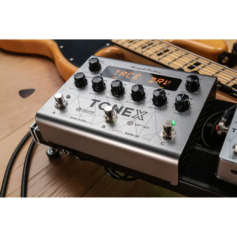 IK Multimedia TONEX Bass, bas procesor, AI modeling, bas pedala, profilisanje pojačala, USB audio interfejs, ToneNET. Prodaja u Artist d.o.o. prodavnicama Banja Luka, Sarajevo.