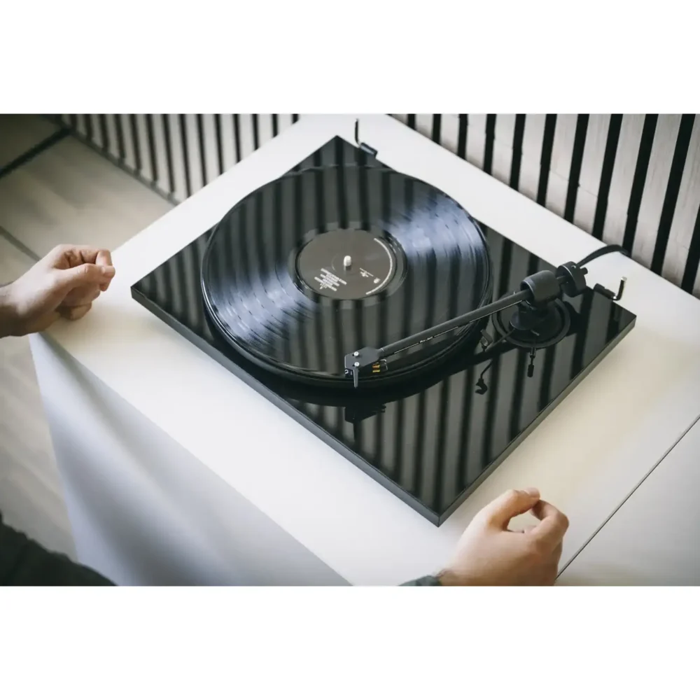 Pro-Ject E1.2, gramofon, Hi-Fi gramofon, aluminijumski tanjir, Pick it MM E, belt drive, audiofilska oprema, Pro-Ject Audio. Prodaja u Artist d.o.o. prodavnicama Banja Luka, Sarajevo.